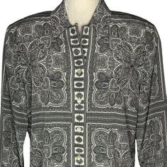 Vintage 90s Liz Claiborne Button Up Blouse S Black White Paisley Shoulder PadsExcellent conditionTag is a size 4Chest laying flat: 21"Sleeves: 23"Length: 25" from shoulder to hem100% PolyesterMade in Indonesia Button Up Blouse, Liz Claiborne, New Shop, Shoulder Pads, Vintage 90s, Paisley, Button Up, Indonesia, Black White