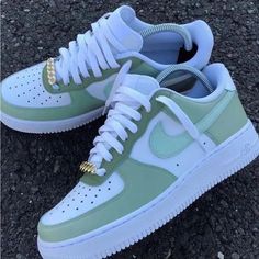 Introducing The Green Machine! 3 Different Shades Of Green Combined Into One Custom Shoe Mint Green Shoes, Sneaker Nike, Nike Shoes Air Force, Nike Shoes Girls, Nike Fashion Shoes, Preppy Shoes, Pretty Shoes Sneakers