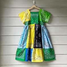 Handmade Midi Bandana Dress/Green Blue Yellow Made To Order. Sizes Xs To 5x. -100% Cotton. -100% Handmade. Approximate Measurements Of Size L Laying Flat: Pit To Pit: 20”. Pit To Hem: 33”. Shoulder To Hem: 43”. Waist: 20”. Seen On 5'5” Tall. Brand New. See Pictures For Full Details. Fitted Blue Patchwork Midi Dress, Fitted Blue Midi Dress With Patchwork, Casual Blue Patchwork Midi Dress, Blue Patchwork Midi Dress With Short Sleeves, Casual Blue Patchwork Dresses, Blue Patchwork Midi Dress For Summer, Blue Cotton Patchwork Dress, Practical Crochet, Pink Lace Maxi Dress