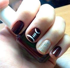 Football Nail Art designs #nails #fanart #nailstagram Super Bowl Nails, Nfl Nails, Football Nail Designs, Football Nail Art, Do It Yourself Nails, Sports Nails, Football Nails, Gel Nail Designs, A Football