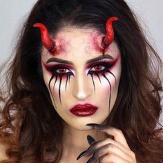 😈 Maquillaje Diablesa - Maquillajes de mujer diablo colorado Skeletal Makeup, Sith Makeup, Creative Halloween Makeup