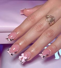 Instagram @nailsxstef Hello Kitty Nails Short Charms, Zebra Hello Kitty Nails, Cheetah Nails Short, Nails Vacay, Valentines Nails French, Nail Inspo Hello Kitty, Duck Nails Short, Pink Cheetah Nails, French Tip Nails Pink