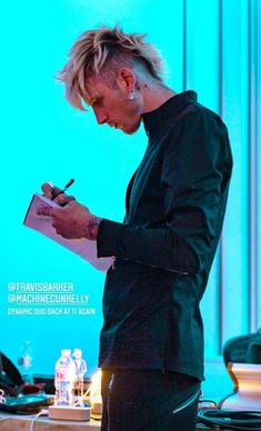 Mgk Haircut, Modern Mohawk Men, Fauxhawk Haircut, Fluffy Mohawk, Punk Mullet, Modern Mohawk, Corte Mullet, Blonde Mullet, Mens Mullet