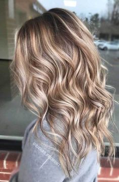 Fall Blonde Hair Color Low Lights Winter, Fall Blonde Hair Color, Blonde Shades, Blonde Hair Colors, Blonde Hair Color Ideas, Balayage Blonde, Gorgeous Hair Color, Brown Hair With Blonde Highlights