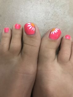 Cute Spring Pedicure Ideas, Gel Pedicure Toes Summer, Toenail Art Designs Summer Pedicures, Pedicure Ideas Spring, Beach Toes Pedicure, Summer Gel Toe Nails Ideas, Cute Pedicure Ideas Toenails, Summer Pedicure Designs Toenails, Summer Toenail Designs