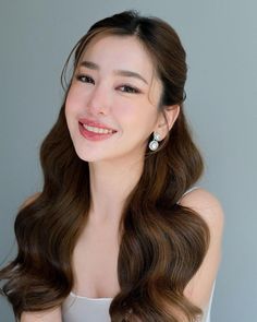 Minimalist Makeup Asian, Timeless Half Up Half Down Wedding Hair, Wedding Hairstyles Korean Brides, Korean Makeup Bridal, Asian Wedding Hairstyles Half Up, Bridal Hair And Make Up, Hair Do Simple Elegant, Korean Wedding Makeup The Bride, Korean Wedding Makeup Look