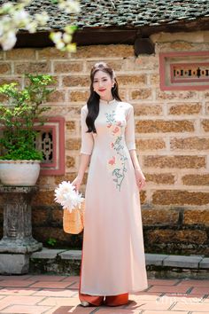 ❣️ This set includes one Ao Dai Top and Pants Style: Traditional  Material: Tay Thi Silk Top, chiffon pants. Stretchy ❣️ This beautiful and modern ao dai set is perfect for any special occasions: Lunar NewYear, Mid Autumn Festival, Attending Wedding, or a Family photoshoot. ❣️ Please note: - Sizing may run 1-2 sizes smaller than American standard sizes, please refer to the sizing charts for sizing. - Please contact me if you have any questions ❣️We are proud to provide you with the highest quali Traditional Fitted Cotton Ao Dai, Fitted Embroidered Sets For Spring, Fitted Embroidered Beige Sets, Embroidered Fitted Sets For Spring, Embroidered Fitted Set For Spring, Fitted Embroidered Spring Sets, Spring Cotton Ao Dai Fitted, Fitted Full Length Embroidered Sets, Fitted Full-length Embroidered Sets