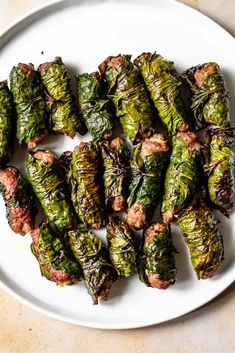 Best Asian Appetizers Lemongrass Beef, Recipes Vietnamese, Betel Leaf, Asian Appetizers, Beef Wraps, Viet Food, Vietnamese Cuisine, Vietnamese Recipes, Asian Cooking