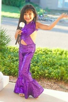 Selena Themed Birthday Party, Selena Quintanilla Halloween Costume, Selena Quintanilla Costume, Disney Kızları, Selena Costume, Selena Quintanilla Birthday, Selena Quintanilla Outfits, Old Halloween Costumes, Halloween Costume Toddler Girl