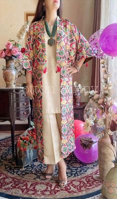 Kimono Sleeves Dress, Open Shirt Designs Pakistani Lawn, Coat Style Pakistani Dresses, Kashmiri Dress Designs, Pakistani Dress Design Casual, Open Shirt Designs Pakistani, Suite Design For Women, Kashmiri Outfits For Women, Lawn Dress Design