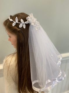 First Holy communion veil with combed back and Tiara. Elbow length veil made with very soft veiling tulle and lovely pearl beaded tiara and satin petals. Beaded Tiara, Veil Tiara, Post Baby Belly, Elbow Length Veil, Flower Girl Headpiece, First Communion Veils, Communion Veils, First Communion Dress