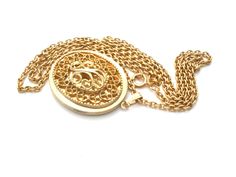 Vintage Jewelry - This is a 32" long link necklace with an oval gold tone locket pendant. The locket is 2.38" long (includes bale) by 1.5" wide. Locket opens and closes properly. Vintage Locket, Locket Pendant Necklace, Vintage Lockets, Vintage Pins, Link Necklace, Vintage Necklace, Pocket Watch, Locket, Vintage Jewelry