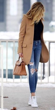 Minimalist Moda, Outfit Chic, Camel Coat, Street Style Chic, Blazer Outfits, Work Outfits Women, Latest Outfits, Chic Woman, Outfit Casual