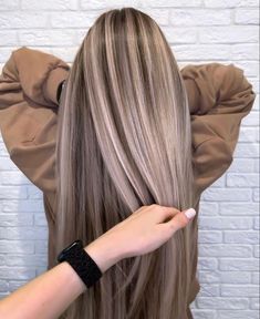 Top Hair Styles, Brown Hair With Blonde Balayage, Ash Blonde Hair Balayage, Perfect Blonde Hair, Brown Hair Inspo, Hair Color Streaks, Brunette Hair With Highlights, Dyed Blonde Hair, Brown Hair With Blonde Highlights