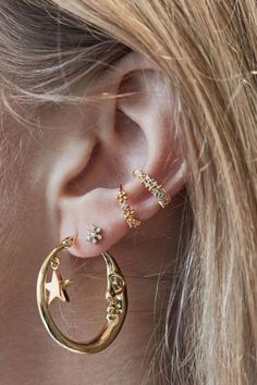 Jewelry Aesthetic, Jewelry Inspo, Dream Jewelry, Gold Hoops, Pretty Jewellery, Ear Jewelry, Diamond Earrings Studs, Piercing Jewelry, Birthstone Jewelry