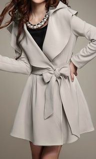 Fem trench #coat - Fashion Jot- Latest Trends of Fashion Classy Coat, Mode Retro, Beige Coat, Chique Outfits, Styl Retro, Inspiration Mode