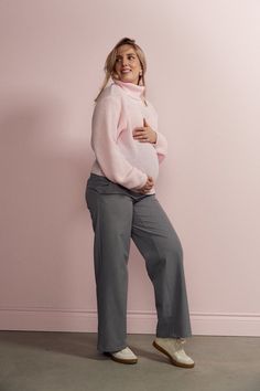 These chic and comfortable maternity pants are perfect for work or nights out with friends!Slightly loose straight-leg pantsStretchy front panel for an adjustable fitTwo side pocketsFalse dress pant fly at the frontRegular fitOur maternity models are 5'6" (26 weeks pregnant) and 5'5" (30 weeks pregnant) and are wearing a size medium and a size small.80% polyester, 18% rayon, 2% elastane. Front panel: 100% cotton. 26 Weeks Pregnant, 30 Weeks Pregnant, 30 Weeks, Weeks Pregnant, Maternity Pants, Pregnancy Week By Week, Dress Pant, Straight Leg Pants, Gray Color