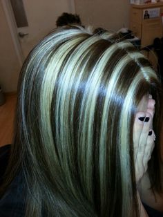 WHAT I DON'T WANT!!!!!!!! Chunky Highlights Scene Hair, Emo Chunky Highlights, Skunk Hair 2000s, Y2k Blonde Highlights, Chunky 2000s Highlights, 2000s Highlights Hair, Y2k Chunky Highlights, Chocolate Lowlights