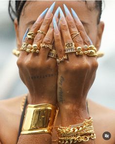 Maximalist Jewelry, Dope Jewelry Accessories, Rings And Bracelets, Jewelry Accessories Ideas, Dope Jewelry, Jewelry Fashion Trends, Classy Jewelry, Stacked Jewelry, Jewelry Lookbook