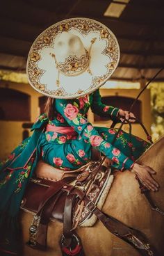 Escaramuza Dresses, Mariachi Outfit, Mexican Rodeo, Mexican American Culture, Vestido Charro, Mexico Dress, Anime Face Drawing, Music Nerd, Mexican Fashion