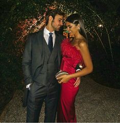 Red Strapless Prom Dress, Strapless Prom Dress, Classy Couple, Dress Christmas, Prom Photos, Foto Poses, Gala Dresses, Photo Couple, Couple Outfits