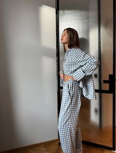 This minimalist pajama is made from 100% organic cotton. It is washed cotton fabric. Pyjama set is the best gift idea for yourself, your friend, your mom, and your sister. Get these pajamas for your bridal party, bachelorette party, girl's getaway, or birthday party to make the moment extra special!  You may choose the type of set: long sleeves, short sleeves, pants, or shorts. The bottoms have pockets. We suggest SIZING UP. Please refer to our size charts for more assistance in selecting your s Pajamas And Heels, Washable Silk Pajamas, Cozy Pajamas Set, Bridesmaid Flannel Pajamas, Matching Pajamas Bridesmaids, Pajama Set Long Sleeve, Cotton Pyjama Set, Cotton Pjs For Women, Curvy Pajamas