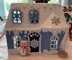 Tree Doll House, Dollar Tree Halloween, Dollhouse Christmas, Dollar Store Christmas, Dollar Tree Christmas, Diy Dollar Tree Decor, Christmas Gingerbread House