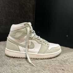 Seafoam Green And White Nike Air Jordan 1's. Women's Size 7. Different Color Shoe Laces. Slightly Used. Good Condition. Make Me An Offer! Perfect For Back To School! Seafoam Air Jordans, Jordan 1 Colors, White Nike Air, Air Jordan 1s, Shoes Nike Air, Jordan 1s, Nike Green, White Nike, Seafoam Green