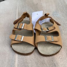 For Sale Is A Pair Of Carters Unisex Tan Sandals Size 9-12 Months New With Some Tags. No Box Hook And Loop Casual Infant Shoes. Ships Same Or Next Day. Any Questions. Just Ask. **Please See All Pictures For Full Item Condition And Details.** 4602-Cart-5546890 Brown Non-slip Round Toe Sandals, Brown Non-slip Open Toe Sandals, Casual Brown Sandals For Playtime, Casual Brown Sandals With Soft Sole, Brown Sandals For Playtime In Spring, Brown Sandals With Soft Sole For Vacation, Brown Sandals With Soft Sole For Spring, Brown Closed Toe Non-slip Sandals, Casual Closed Toe Sandals For Playtime