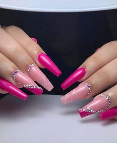 Fushia Prom Nails, Fushia Nails Ideas, Pink Elegant Nails, Nails Fucsia, Pink Nails With Rhinestones, Red Sparkly Nails, Rose Pink Nails, Pink Nails Ideas, Nails With Rhinestones