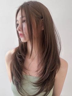 as brown hair color for long layered hair Ash Brown Hair Color, Straight Hair Cuts, Layered Haircuts For Medium Hair, Hairstyles For Layered Hair, Haircuts For Medium Hair, Haircuts Straight Hair, كريستيانو رونالدو, Long Layered Hair