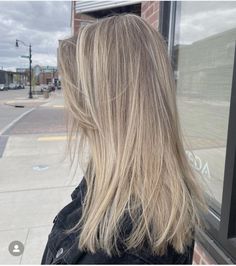 Blonde Highlights And Lowlights, Cool Toned Blonde Hair, Ashy Blonde Highlights, Blonde Light Brown Hair, Ashy Blonde Hair, Natural Blonde Highlights, Ashy Hair, Blonde Toner, Ashy Blonde