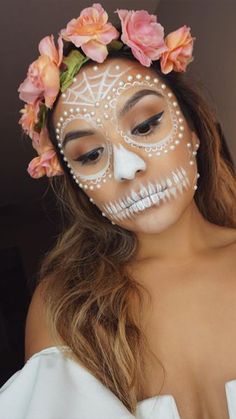 Pearl Skeleton, Catrina Makeup, Scary Couples Halloween Costumes, Halloween Makeup Sugar Skull, Meme Costume, Dead Makeup, Creepy Halloween Makeup