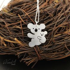 Koala Bear necklace this beautiful necklace is All hand cut with jewelry saw this item is not laser cut its 100% Handmade Item Description : Material: Sterling Silver (925) Finish: beautiful texture finish Size of the pendant : around 22mm x 18mm Chain Material: 925 Sterling Silver (Made in Italy) Thank you for looking. Please feel free to contact me any time for any reason and question. Koala Necklace, Animal Necklaces, Silver Texture, Italian Chain, Gold Chain Choker, Baby Koala, Bear Necklace, Mother Baby, Bezel Set Diamond