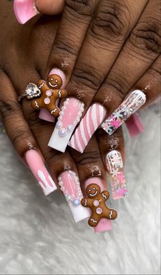 Christmas Nails Hello Kitty, Christmas Junk Nails, Christmas Nails Black Women, Christmas Baddie Nails, Short Christmas Nail Ideas, Christmas Toe Nail Designs, Gingerbread Nails, Spring Acrylic Nails, Acrylic Nail Set