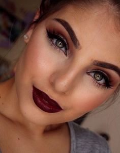 Dark Lip Makeup, Nails Burgundy, Fall Wedding Makeup, Thick Eyeliner, Wedding Hairstyles And Makeup, Peekaboo Highlights, Party Make-up