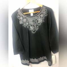 Alfred Dunner Women Size Xl Black Embroidered Floral Top Long Sleeve Casual Black Top With Embroidered Hem, Black Tops With Embroidered Hem For Fall, Elegant Black Embroidered Tops, Petite Shirts, Floral Embroidered Top, Long Sleeve Floral Top, Printed Tunic Tops, White Halter Maxi Dress, Alfred Dunner