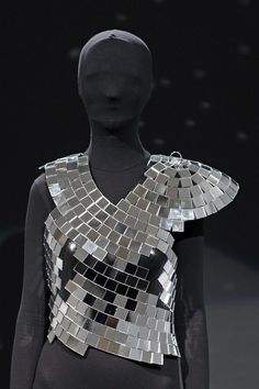 Maison Martin Margiela Haute Couture SS2008 #design Disco Ball Fashion, Duvet Coat, Vintage Duvet, Crazy Fashion, Weird Fashion, Disco Balls, Backless Top, Vintage Fur, Leather Trench Coat