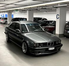 E34 🖤  Owner: @renato.kne #iconiccars #cars #car Luxury Cars Audi, Car Facts, Bmw Alpina, Bmw Classic, Bmw Series