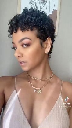 Short Hair With Widows Peak Women, Curly Short Hairstyles, Pixie Curls, Short Hairstyles Women, Cabelo Black, Natural Haircuts, Finger Waves Short Hair