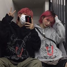 Couple Matching Hair, Couples Matching Hair Color, Matching Couple Hair Color, Couples Matching Hair Dye, Couples With Matching Dyed Hair, Haircuts Straight Hair, Couple Matching, Hair Inspo Color