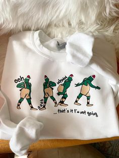 Christmas Sweatshirt Ideas, Sweatshirt Ideas, Cute Christmas Sweater, Christmas Feeling, Sweater Christmas, Cute Sweatshirts, Grinch Christmas, Comfort Colors Tee, Comfort Color