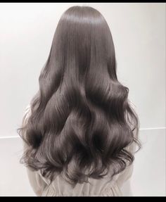 Beachy Waves, Dream Hair, Hair Inspo, Aesthetic Wallpapers, Brown And Grey, Fashion Inspo