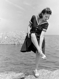 Cute sailor dress Vogue Photographers, Vintage Sailor, Adored Vintage, Sailor Dress, 40s Fashion, Vintage Nautical, Vintage Life