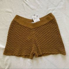 Size Medium Casual Crochet Bottoms For Spring, Zara Brown Short Bottoms, Stretch Crochet Trim Bottoms For Vacation, Zara Brown Shorts For Spring, Vacation Stretch Bottoms With Crochet Trim, Zara Brown Spring Shorts, Zara Brown Summer Shorts, Zara Brown Shorts, Zara Beach Shorts