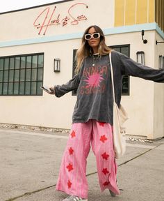 Colourful Style Outfits, Colorful Wardrobe Aesthetic, Clothes Grunge, Autumn Streetwear, Diy Pants, Estilo Hippie, Looks Party, Looks Street Style, Sleeves Clothing