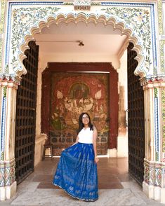 What to wear in Rajasthan: An Outfit Guide! – Whims On Loose Clothes To Wear In Rajasthan, What To Wear In Rajasthan Trip, Outfits To Wear In Rajasthan, Outfits For Rajasthan Trip, Rajasthan Outfits, Girls Night Dress, 2023 Fashion Trends, Future Of Fashion