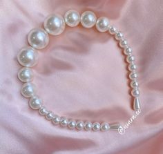 Pearl Headband Hairstyles, Bridgerton Inspired, Color Palette Pink, Light Pink Color, Pearl Headband, Headband Hairstyles, Diy Bracelets, Hair Inspo, Hair Clip