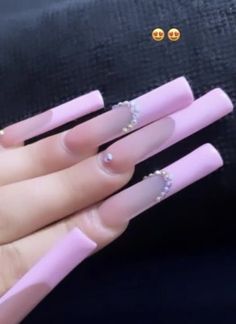 Light Pink Nails With Design Simple, Plain Acrylic Nails With Gems, Long Baddie Nail Designs, Pink Plain Nails, Y2k Baddie Nails, Buchi Fresa Nails, Baddies Nails Long, Baddie Pink Nails, White Bling Acrylic Nails