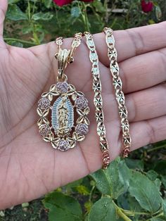 “Roses” Rose Gold Virgen Necklace Gold Plated Tricolor – Giftingshopss Gold Chain Types, Quince Necklace, Bd Gifts, Quince Jewelry, Latina Fits, Gold Chain Women, Chain Types, Custom Gold Jewelry, Lady Guadalupe